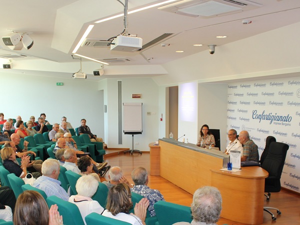 ANAP Bergamo. Grande successo dell'incontro su Cibo e salute con il dott.  Paolo Paganelli